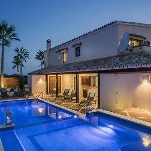 The By The House Bed & Breakfast Marbella